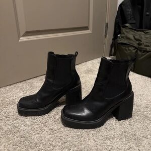 Boots Sleek Black Heeled Ankle Boots